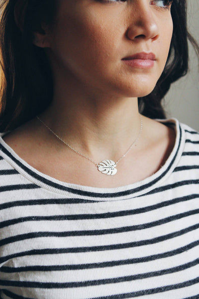 Small Monstera Leaf Necklace | Monstera Necklace | Leaf Necklace | Leaf Jewelry | Monstera Jewelry | Palm Leaf Necklace | Monstera Gold