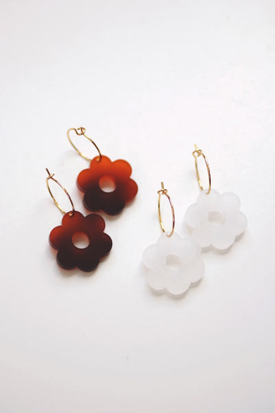 Daisy Flower Acrylic Earrings | Daisy Earrings | Flower Earrings | Minimalist Earrings | Modern Jewelry | Acrylic Earrings