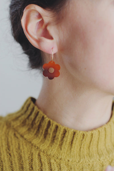 Daisy Flower Acrylic Earrings | Daisy Earrings | Flower Earrings | Minimalist Earrings | Modern Jewelry | Acrylic Earrings