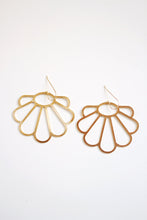 Load image into Gallery viewer, Deco Shell Earrings