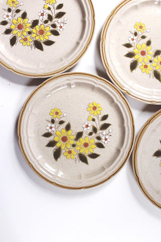 Vintage Plate With Flowers - Japanese Stoneware