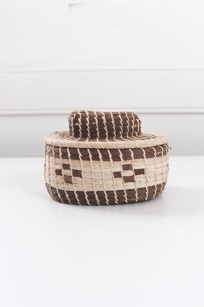 Vintage Native American Finely Woven Lidded Trinket Basket Box