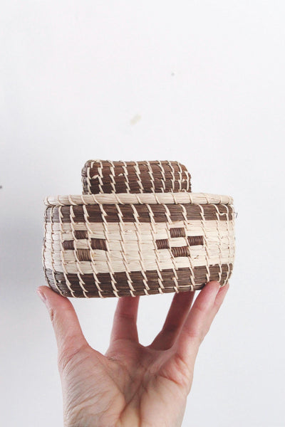 Vintage Native American Finely Woven Lidded Trinket Basket Box
