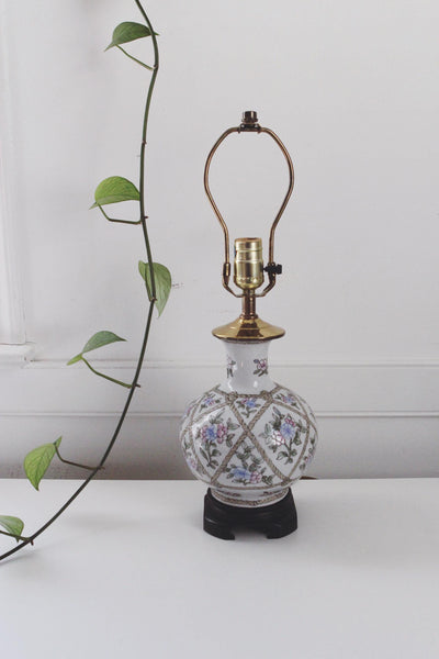 Vintage Chinese Chinoiserie Floral Porcelain Ceramic Ginger Jar Table Lamp