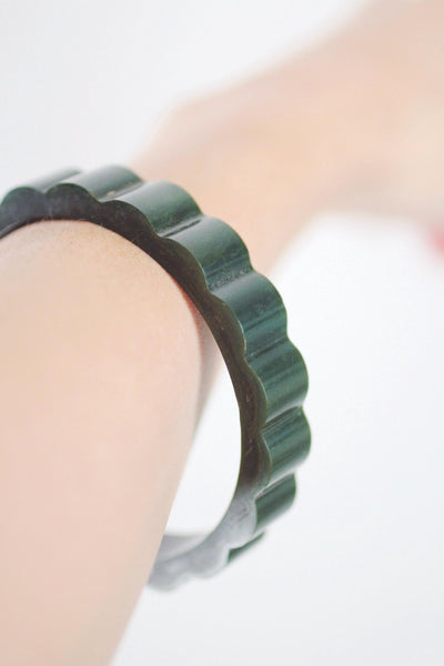 Vintage Green Scalloped Carved Bakelite Bangle Bracelet