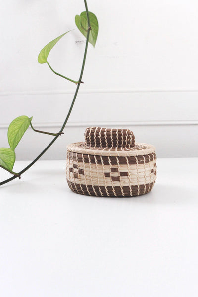 Vintage Native American Finely Woven Lidded Trinket Basket Box