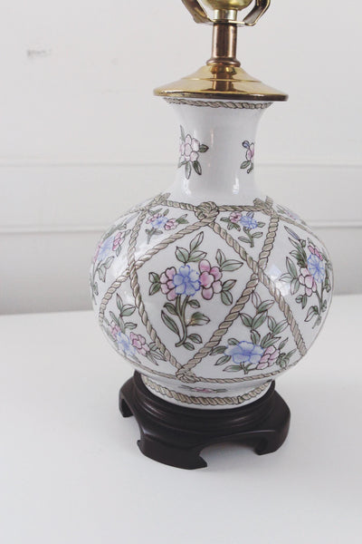Vintage Chinese Chinoiserie Floral Porcelain Ceramic Ginger Jar Table Lamp