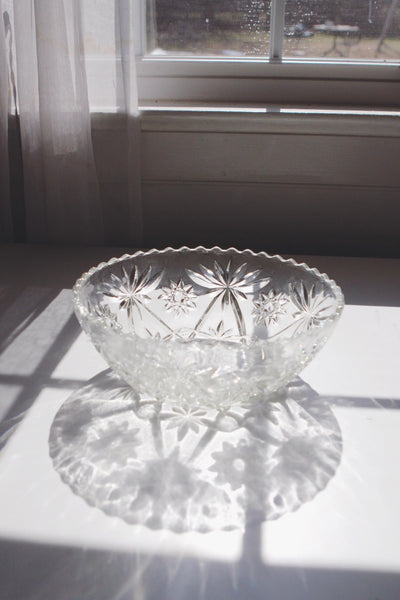 Vintage Glass Serving Bowl - Anchor Hocking Early American Prescut "Star of David" Pattern, Starburst