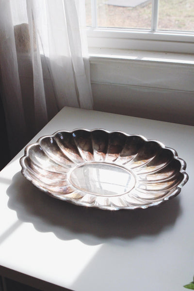 Vintage Silver-Plated Scalloped Shell Oval Serving Tray - Reed & Barton, Holiday Pattern