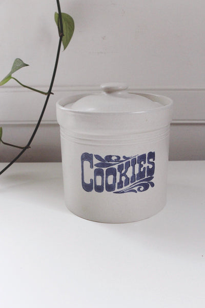Vintage Cookie Jar Canister - Pfaltzgraff Yorktowne, Stoneware 60s