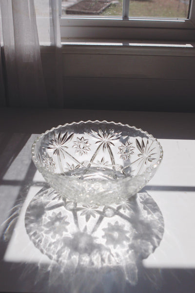 Vintage Glass Serving Bowl - Anchor Hocking Early American Prescut "Star of David" Pattern, Starburst