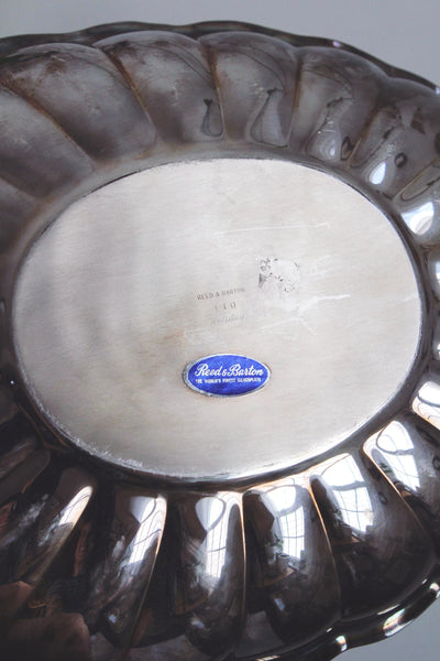 Vintage Silver-Plated Scalloped Shell Oval Serving Tray - Reed & Barton, Holiday Pattern