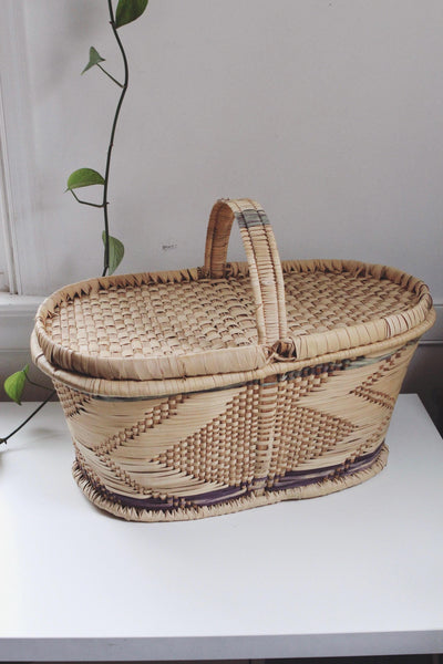 Vintage Picnic Basket - Woven Wicker Rattan - Cottagecore