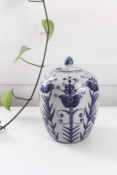 Vintage Ginger Jar, Temple Jar - Chinese Chinoiserie Floral Blue and White Porcelain