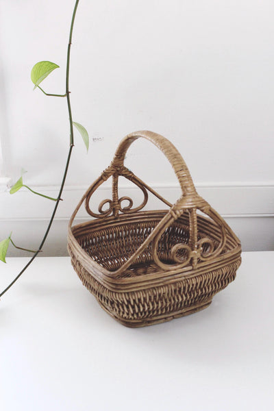 Vintage Woven Wicker Gathering Basket - Twisted Handle - Farmhouse, Cottagecore