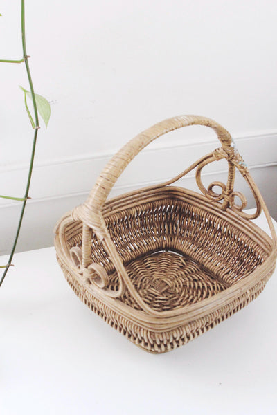 Vintage Woven Wicker Gathering Basket - Twisted Handle - Farmhouse, Cottagecore
