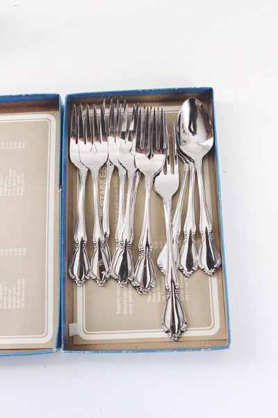 Vintage Stainless Steel Cutlery Flatware Set - Oneida Gillidacraft Deluxe - Forks Spoons