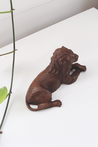 Vintage Carved Lion Figurine - Red Mill Manufacturing 80s - Pecan Shell Resin Composite