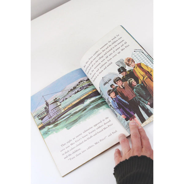 Bedknobs And Broomsticks Little Golden Book Walt Disney Productions 1971 Authorized Edition Vintage