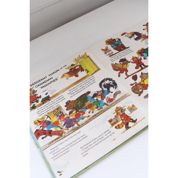 Richard Scarrys Busy Busy World Giant Golden Book 1965 Vintage Childrens Book