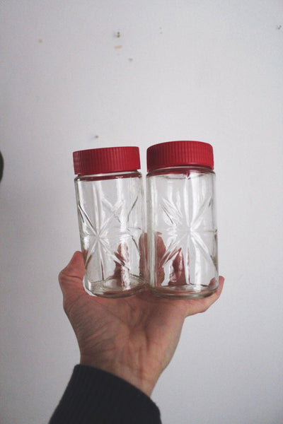 Vintage Glass Salt Pepper Shakers Spice Jars Atomic Starburst Red Mid Century