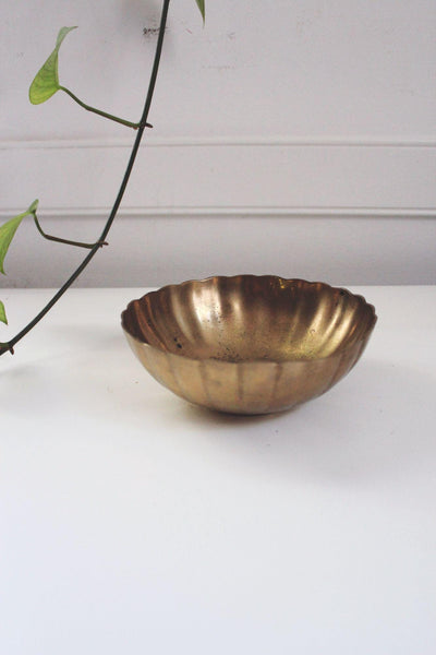 Vintage Brass Fluted Bowl Centerpiece Scalloped Trinket Dish Planter Mid Century