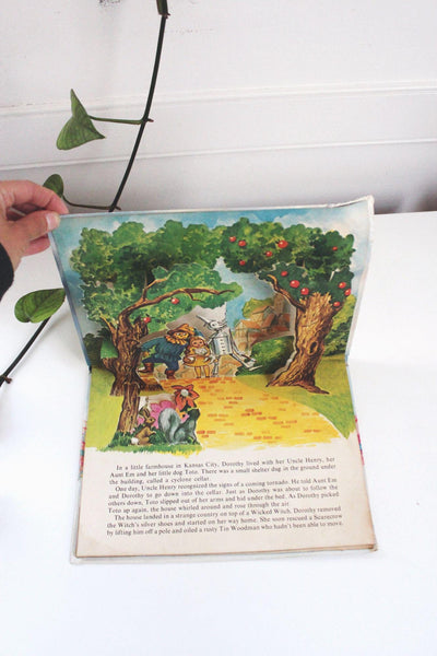 Wizard Of Oz Vintage Pop-Up Book 1970s Childrens Story Collectible