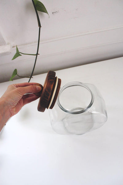 Vintage Anchor Hocking Glass Penny Candy Jar Canister Wooden Lid Farmhouse Rustic Countertop