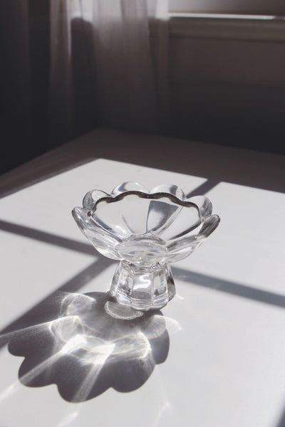 Set Of 6 Vintage L.E Smith Scalloped Glass Pedestal Candle Holder Scalloped Bowl Flower