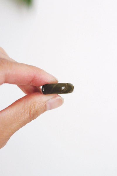 Vintage Olive Green Carved Swirl Bakelite Ring Size 5.5 Retro Art Deco 30s 40s