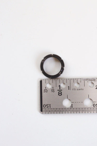 Vintage Black Carved Bakelite Ring Art Deco 30s 40s Swirl Design Size 5.25