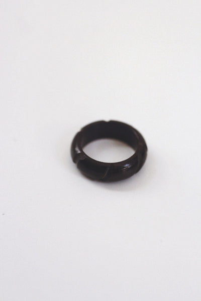 Vintage Black Carved Bakelite Ring Art Deco 30s 40s Swirl Design Size 5.25