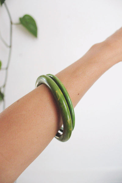 Vintage Green Yellow Marbled Bakelite Bangle Bracelet Set Creamed Spinach Green Apple