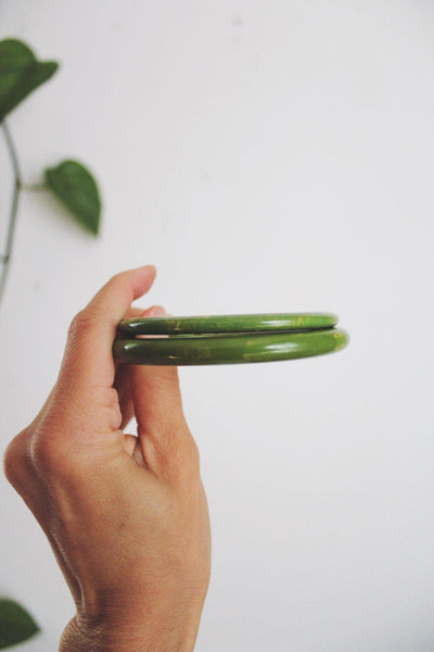 Vintage Green Yellow Marbled Bakelite Bangle Bracelet Set Creamed Spinach Green Apple