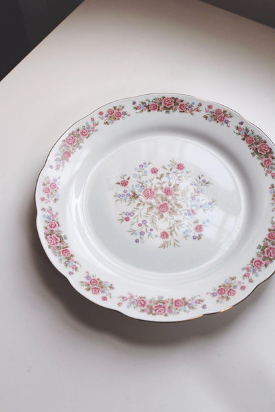 Vintage Remington Fine China Red Sea Floral Dinner Plate Floral Rose Set of 2 Gold Trim