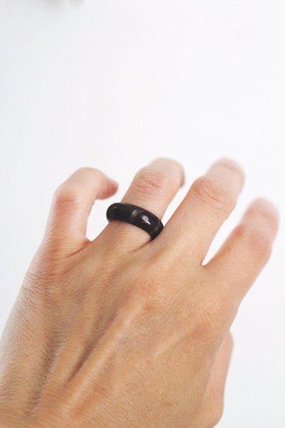 Vintage Black Carved Bakelite Ring Art Deco 30s 40s Swirl Design Size 5.25