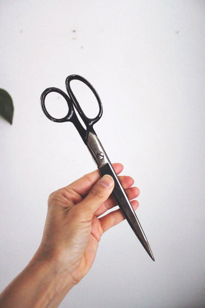 Vintage Italy Scissors Steel Black Enamel Handles Sewing Shears Fabric High Quality