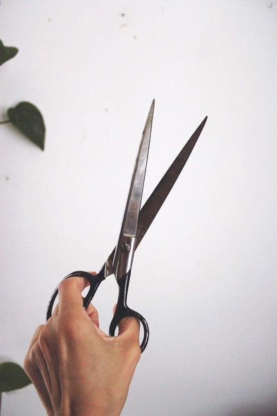 Vintage Italy Scissors Steel Black Enamel Handles Sewing Shears Fabric High Quality