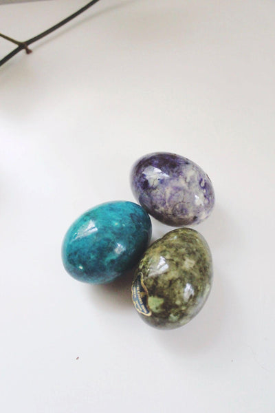 Vintage Italian Alabaster Stone Eggs Handcrafted Hand Carved Marble Italy Set