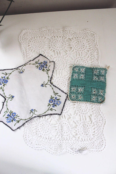 Handmade Vintage Crochet Embroidered Linens Textile Lot White Doily Napkin Pot Holder