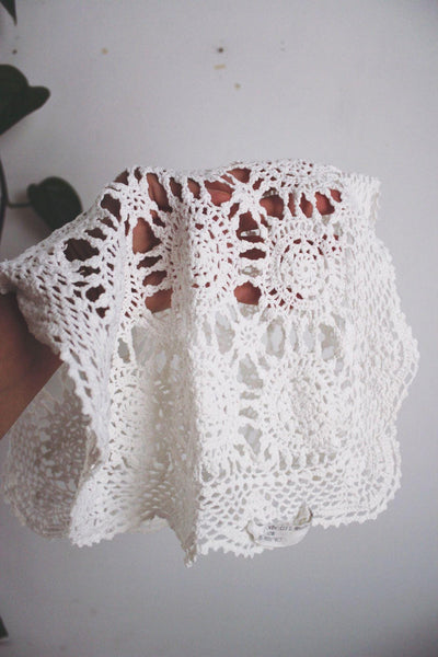 Handmade Vintage Crochet Embroidered Linens Textile Lot White Doily Napkin Pot Holder