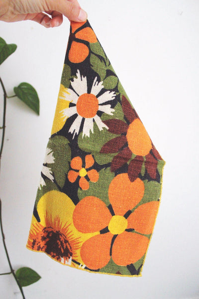 Vintage Floral Cloth Napkins Bold Sunflowers Daisies 60s 70s Retro MCM Mid Century