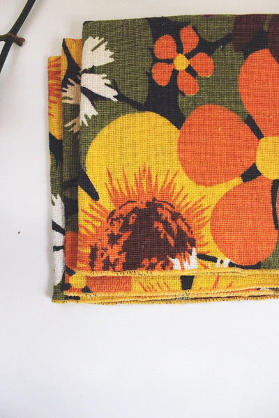 Vintage Floral Cloth Napkins Bold Sunflowers Daisies 60s 70s Retro MCM Mid Century