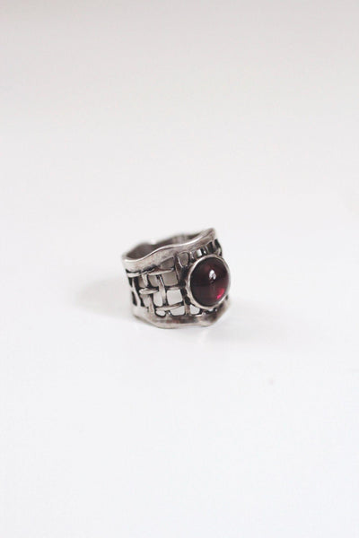 Modernist Brutalist Sterling Silver Garnet Statement Ring Grid Net A.S. Israel 925 Size 5