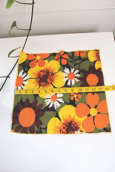 Vintage Floral Cloth Napkins Bold Sunflowers Daisies 60s 70s Retro MCM Mid Century