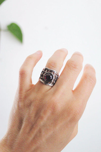 Modernist Brutalist Sterling Silver Garnet Statement Ring Grid Net A.S. Israel 925 Size 5