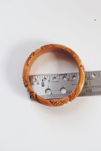 Vintage Deeply Carved Bakelite Bangle Bracelet Creamed Corn Butterscotch Yellow Deco
