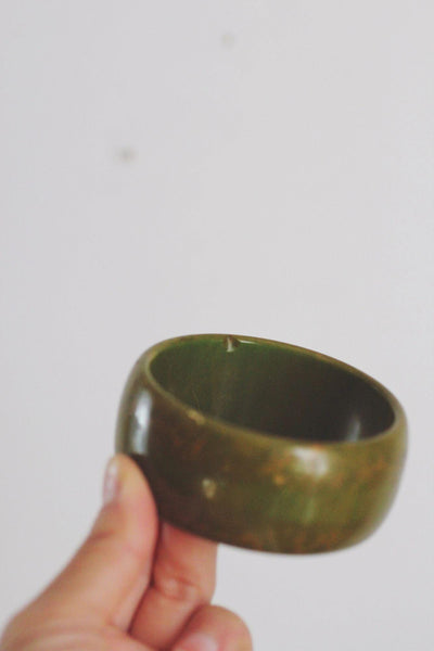Vintage Creamed Spinach Olive Green Marbled Bakelite Bangle Bracelet Wide Chunky Swirl