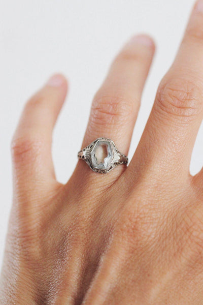 Vintage Art Deco 10K White Gold Filigree Ring Hexagon Cut Gemstone Size 4 Antique