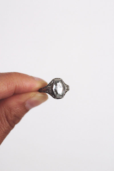 Vintage Art Deco 10K White Gold Filigree Ring Hexagon Cut Gemstone Size 4 Antique
